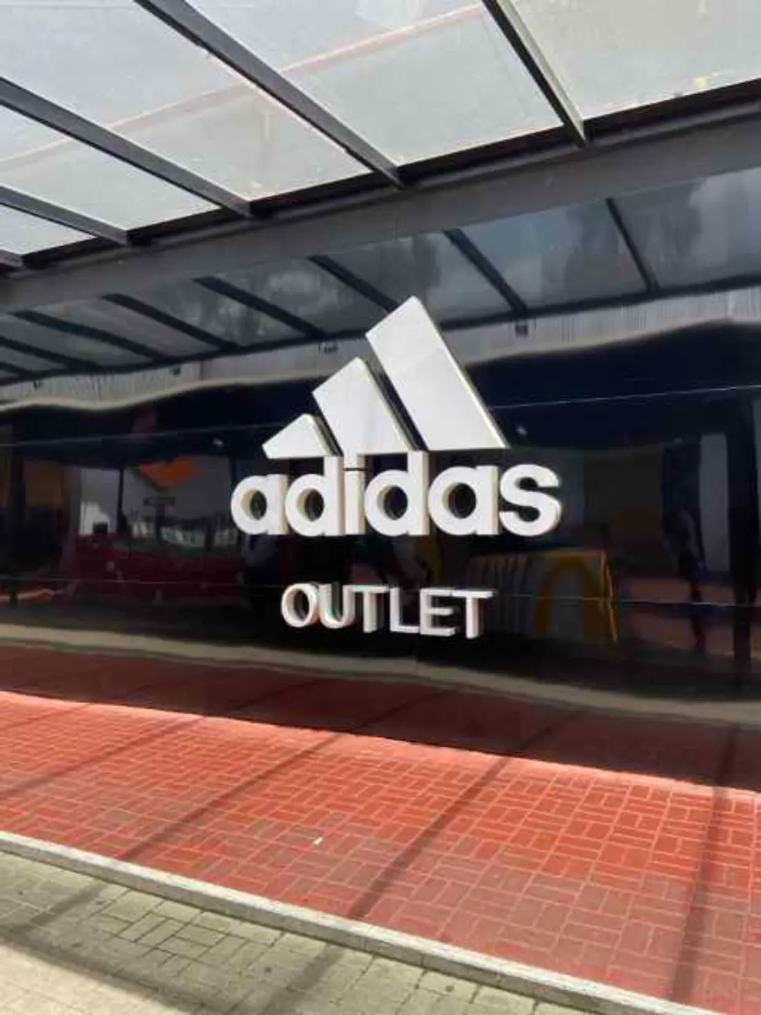 Loja Adidas Outlet no Só Marcas Guarulhos Outlet